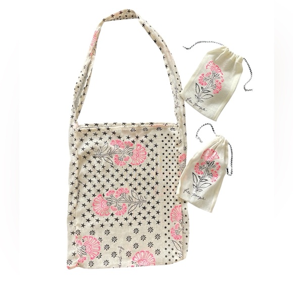 FREE PEOPLE Lot REUSABLE TOTE GAUZE KNIT Small Bags - Picture 1 of 1